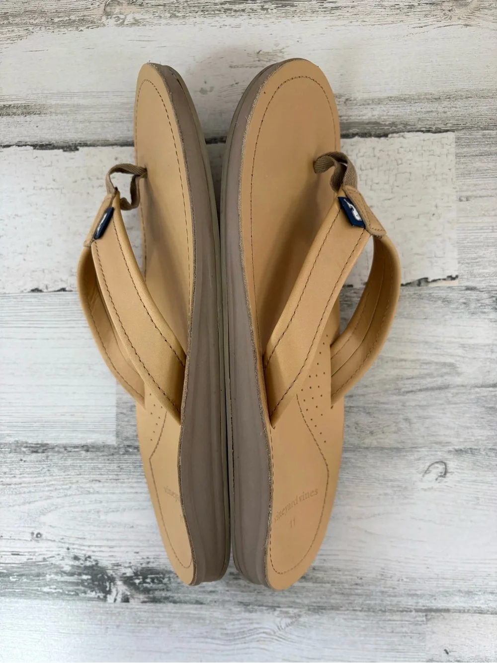 Vineyard Vines Men’s Size 11 Slip On Flip Flop Thong Sandals In Natural Tan